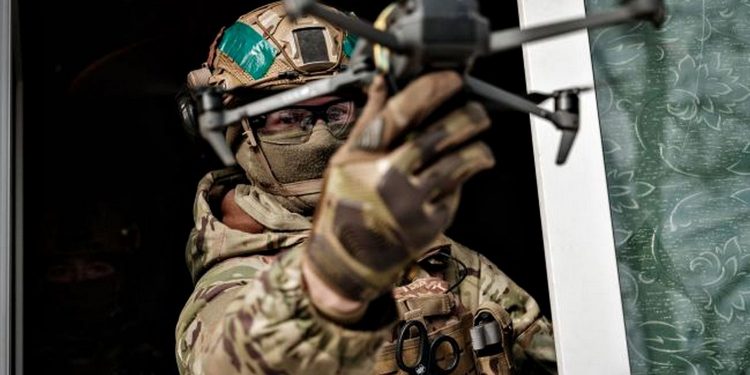 Запуск дрона.