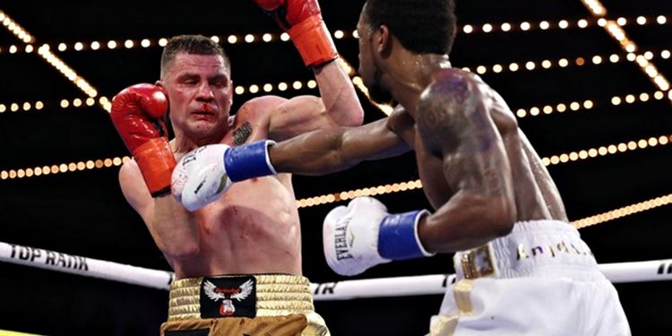 Бій Дениса Берінчика та Кейшона Девіса.