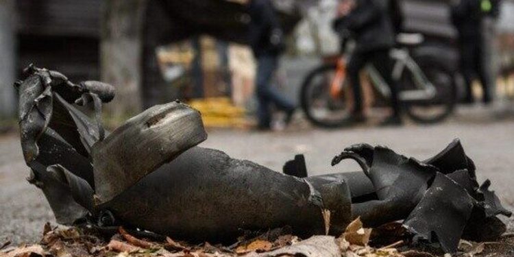 Уламки боєприпасу.