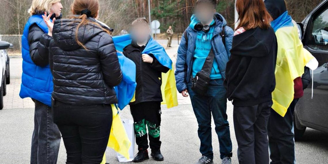 Повернені діти.