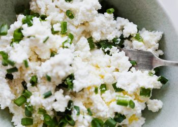 Кисломолочний сир