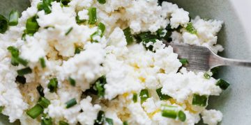 Кисломолочний сир