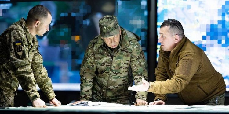 Олександр Сирський у штабі.