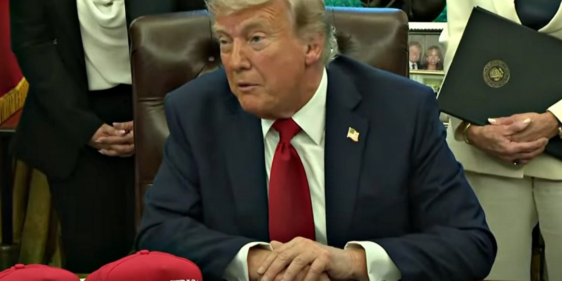 Дональд Трамп.