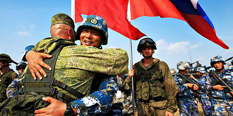 Китайські та російські військові.
