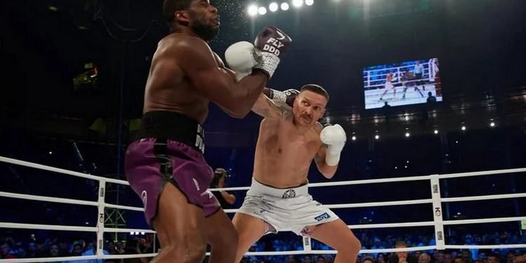 Бій Даніеля Дюбуа та Олександра Усика.