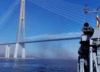 Корабель ЗС РФ у Владивостоці