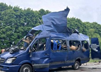 Наслідки обстрілу автобуса.