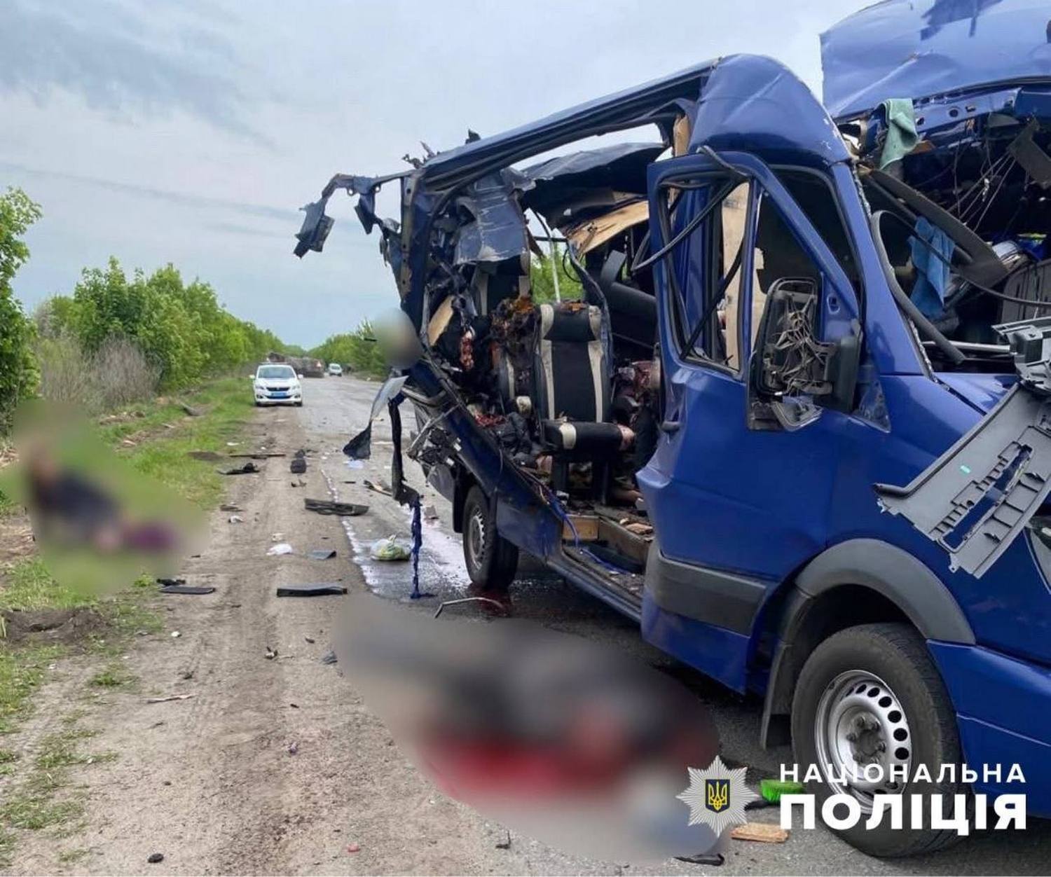 Наслідки обстрілу автобуса.