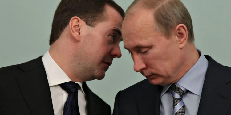 Дмитро Медведєв та Володимир Путін.