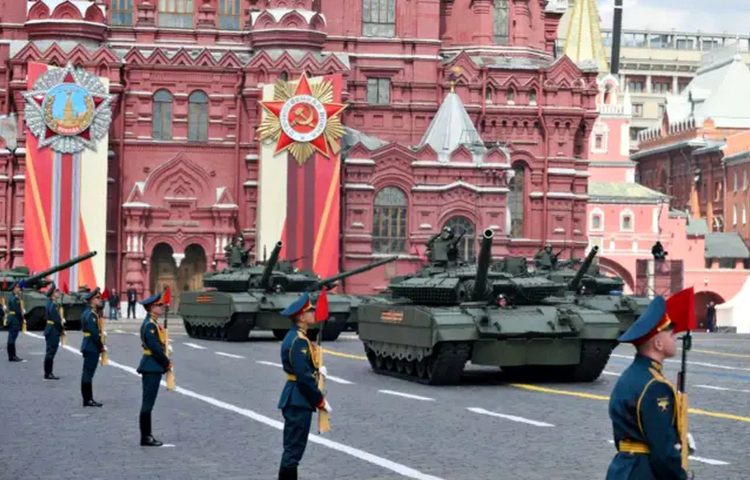 Парад у Москві.
