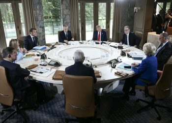 Зустріч «Великої сімки».