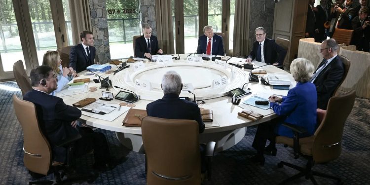 Зустріч «Великої сімки».