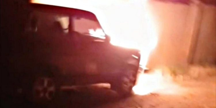 Спалене авто.