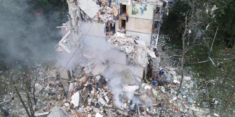 Зруйнований будинок у Києві