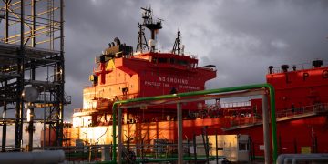 Нафтовий експортний термінал в Усть-Лузі