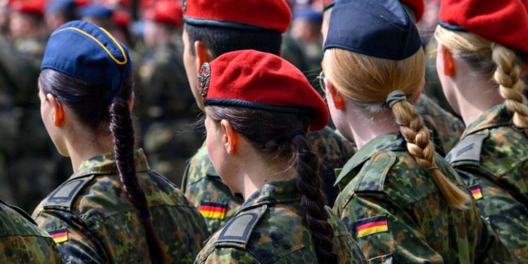 Жінки у Бундесвері.