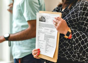 Продаж будинку.