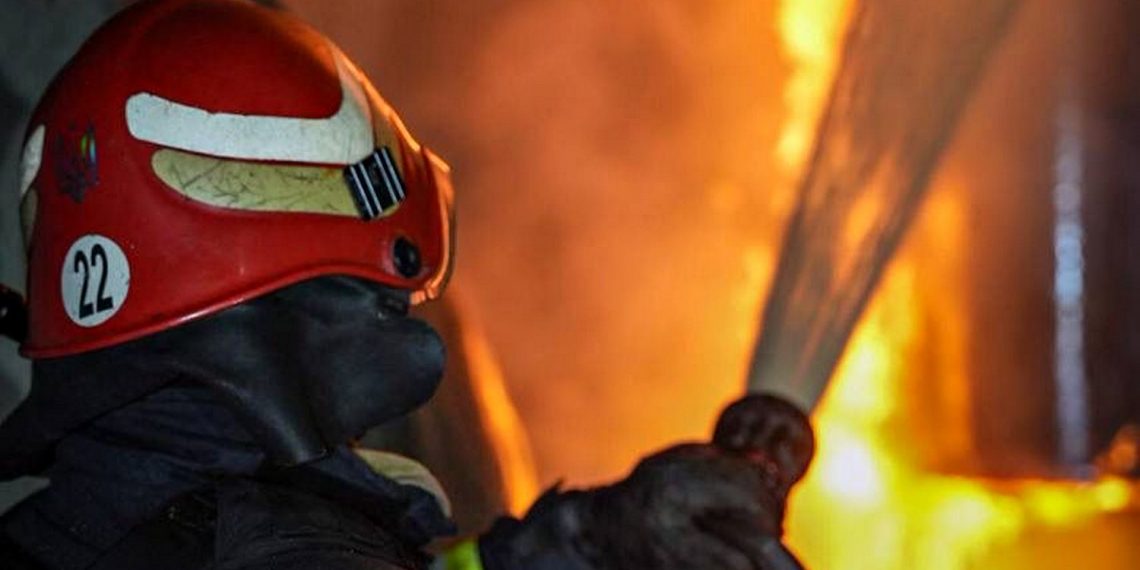 Гасіння пожежі.