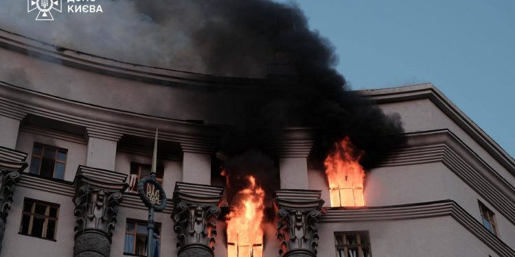 Удар по будівлі Кабміну