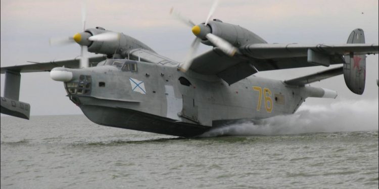 Протичовновий літак Бе-12 «Чайка» ЗС РФ