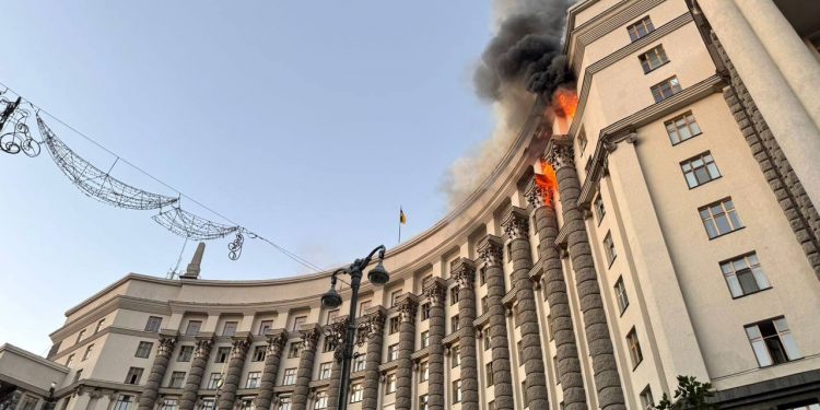 Удар по будівлі Кабміну