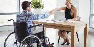 В Україні змінять правила працевлаштування людей з інвалідністю.
