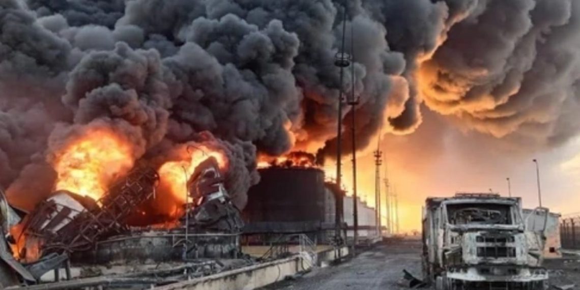 Пожежа на нафтобазі в Пролетарську.