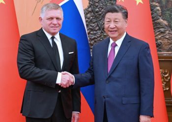 Роберт Фіцо та Сі Цзіньпін
