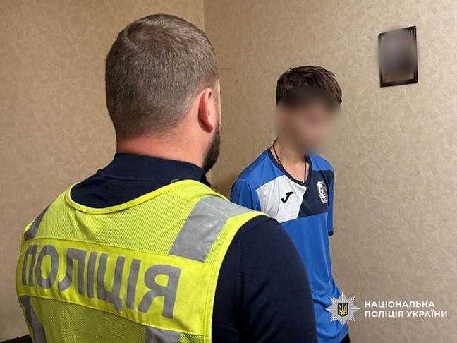 Правоохоронці викрили шахраїв, які заробили щонайменше мільйон гривень через фейкову сторінку Мадяра