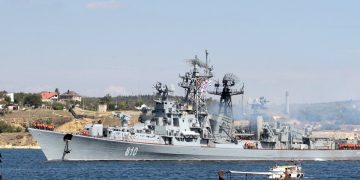 Російський військовий корабель.