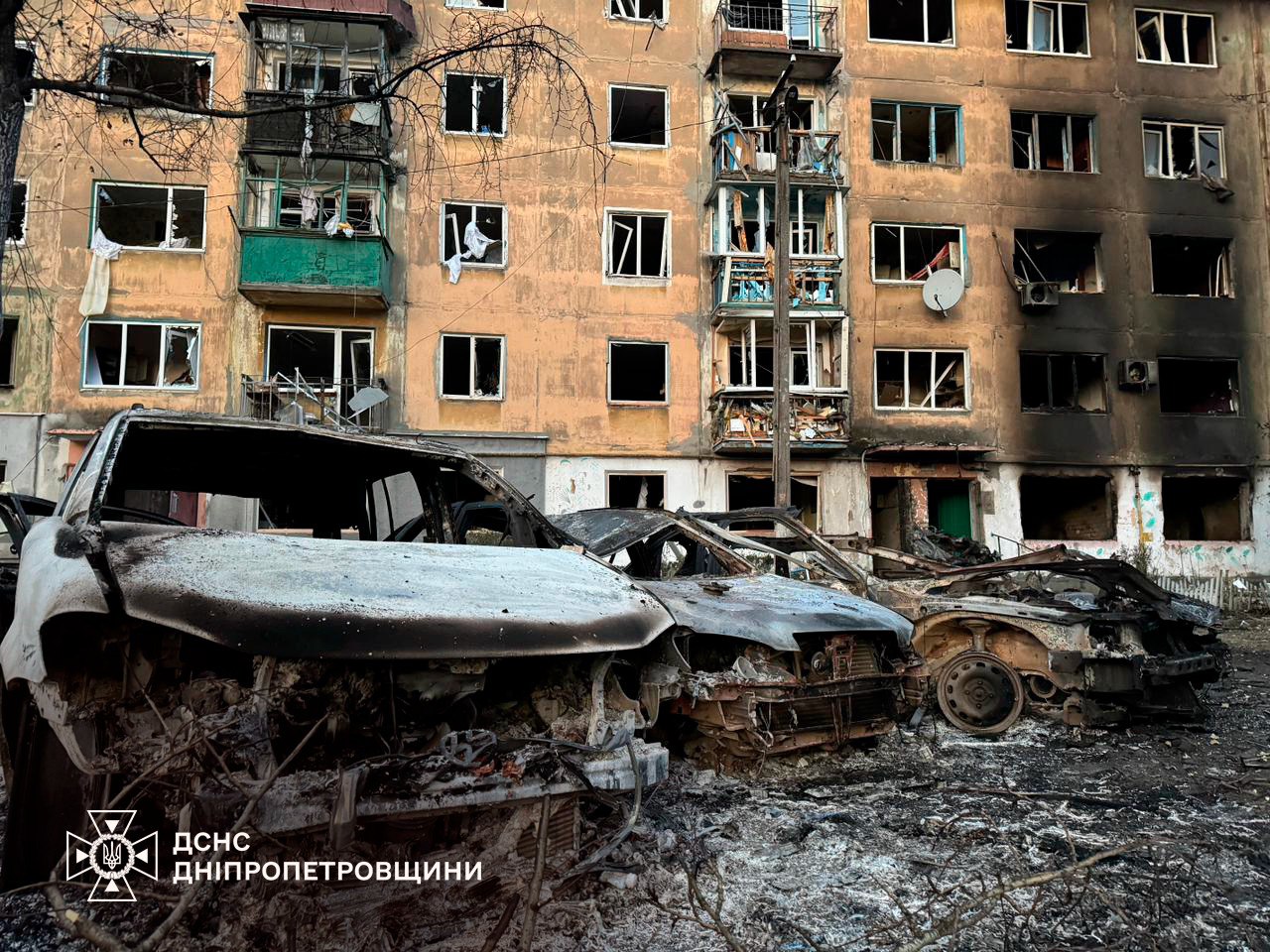 ДСНС повідомила про наслідки нічної атаки на Дніпропетровську область