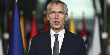 Столтенберг.