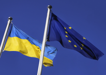 ЄС та Україна.