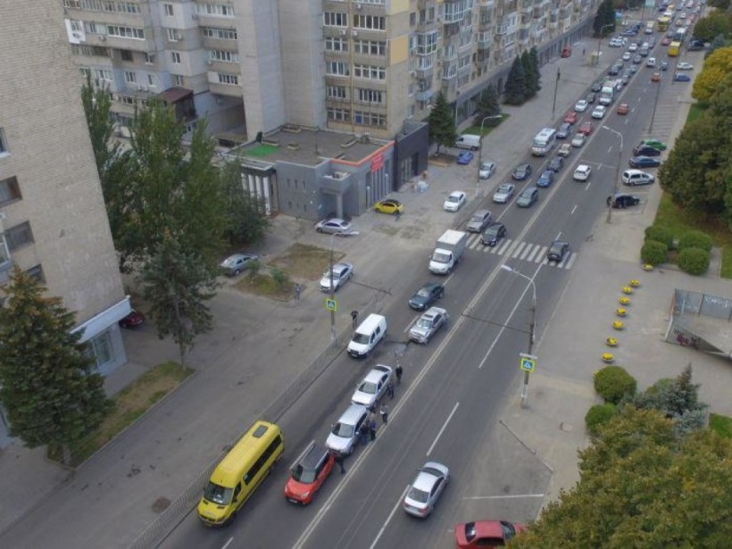 В Днепре на Сичеславской Набережной столкнулись три автомобиля (ФОТО)