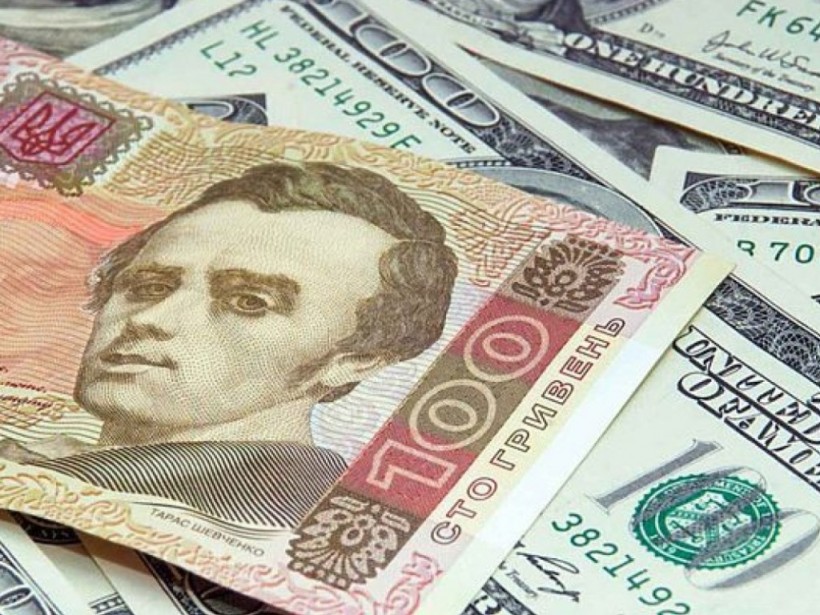 В Украине продолжит расти курс доллара – экономист