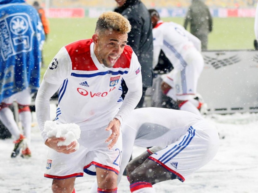 Матч «Шахтер» - «Лион»:  французские футболисты обрадовались снегопаду  (ФОТО)