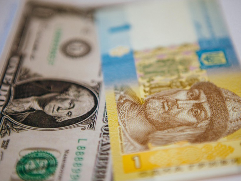 НБУ установил официальный курс на уровне 27,86 гривны за доллар