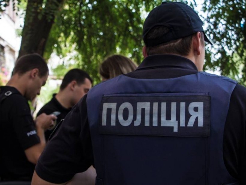 Полицейские избили двух посетителей кафе в Запорожье - СМИ