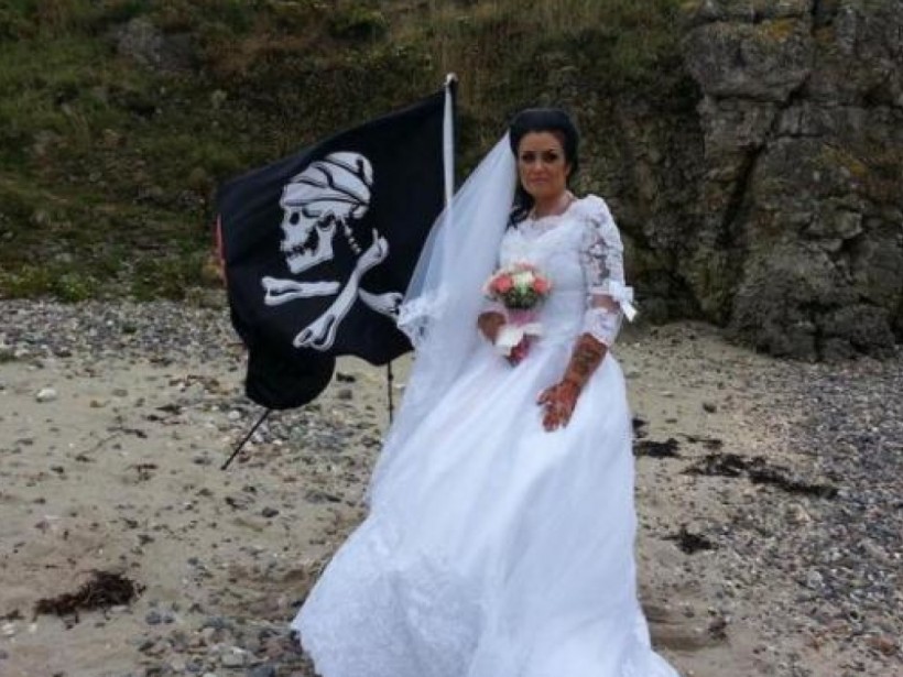 Ирландка объявила о разводе с 300-летним призраком пирата (ФОТО)