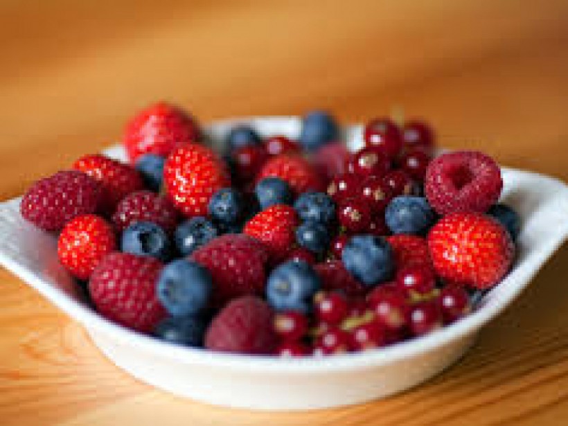Врач: Свежие несезонные ягоды и овощи менее полезны, чем плоды, замороженные в сезон