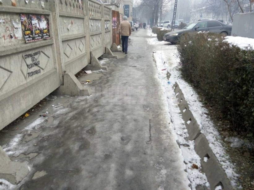 В Киеве не чистят тротуары из-за экономии средств – эксперт